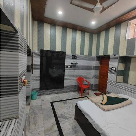 Bhagat Ji Guest House Ayodhya Экстерьер фото