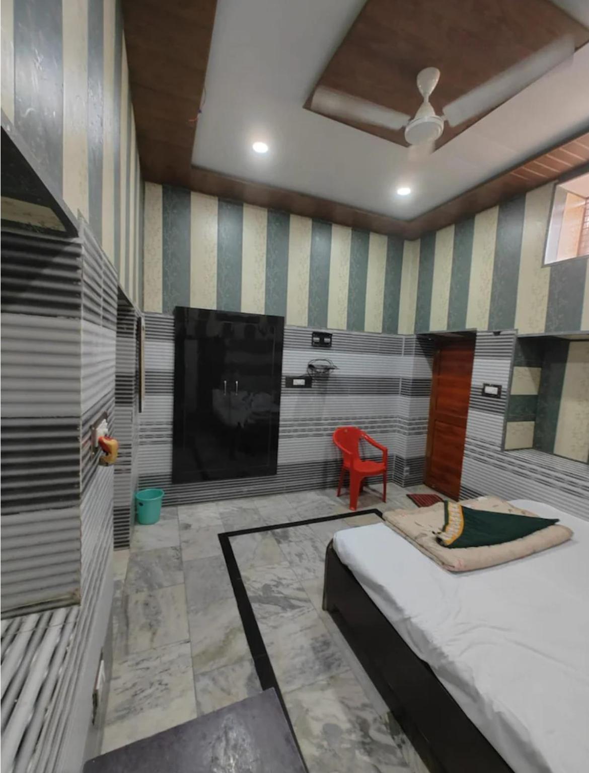 Bhagat Ji Guest House Ayodhya Экстерьер фото